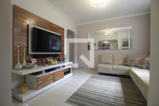 Casa à venda com 3 quartos, 87m² em Cambuci, São Paulo
