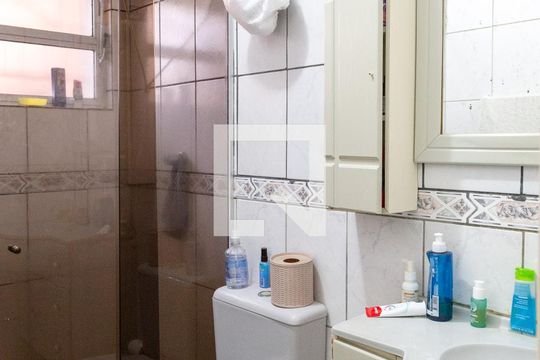 Banheiro 1 de casa para alugar com 3 quartos, 260m² em Jardim Aida, Guarulhos