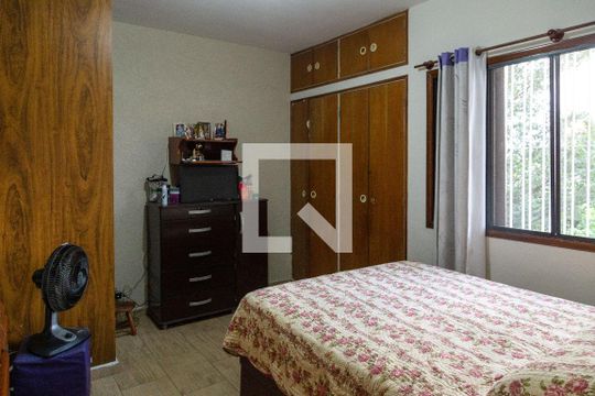 Quarto 1 de casa para alugar com 3 quartos, 260m² em Jardim Aida, Guarulhos