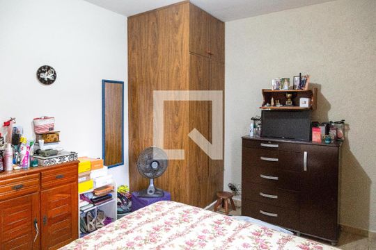 Quarto 1 de casa para alugar com 3 quartos, 260m² em Jardim Aida, Guarulhos