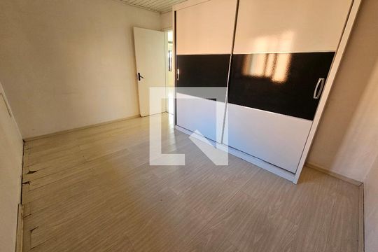 Quarto de casa à venda com 4 quartos, 200m² em Industrial, Novo Hamburgo