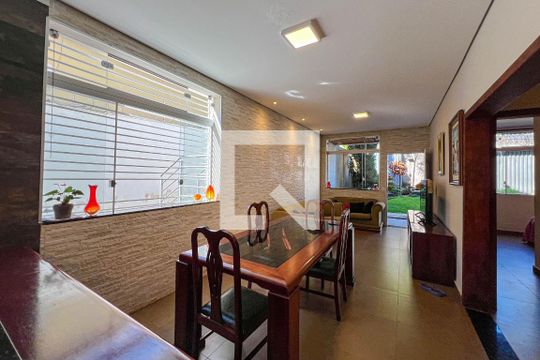 Casa à venda com 4 quartos, 430m² em Várzea, Lagoa Santa