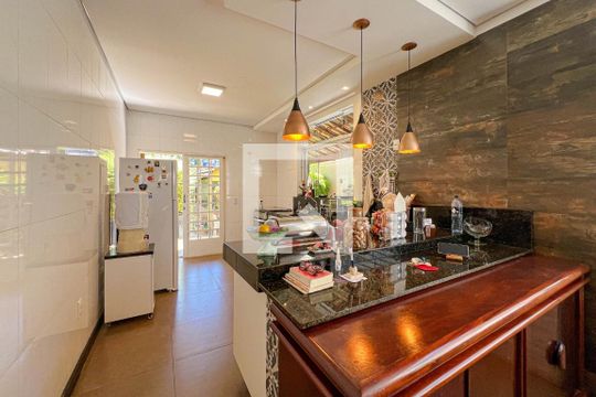 Casa à venda com 4 quartos, 430m² em Várzea, Lagoa Santa