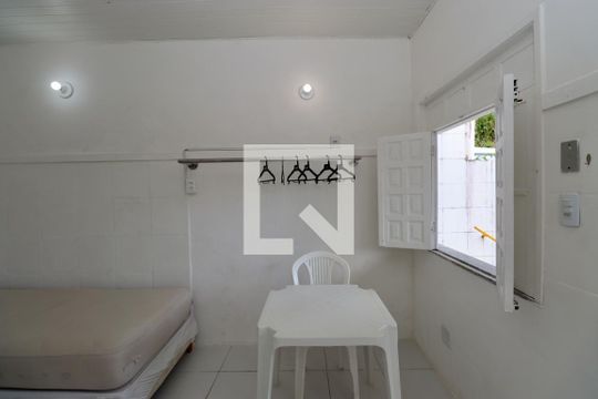 Kitnet de kitnet/studio para alugar com 1 quarto, 20m² em Patamares, Salvador