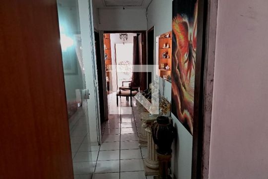 Corredor de casa à venda com 3 quartos, 192m² em Jardim Taboao, São Paulo