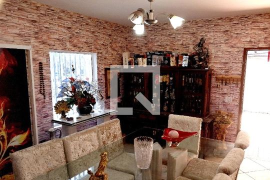Sala de casa à venda com 3 quartos, 192m² em Jardim Taboao, São Paulo