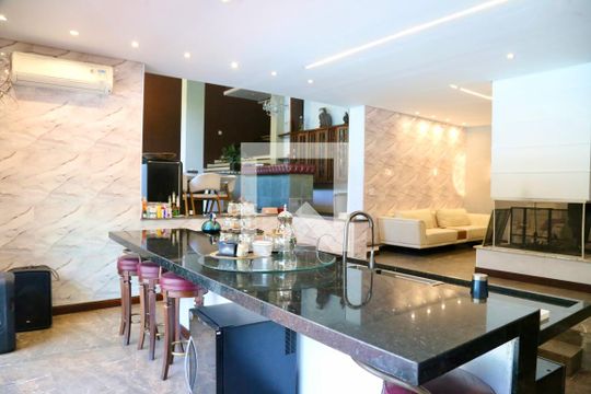 Sala de jantar de casa de condomínio à venda com 5 quartos, 2500m² em Chácara Flora, São Paulo