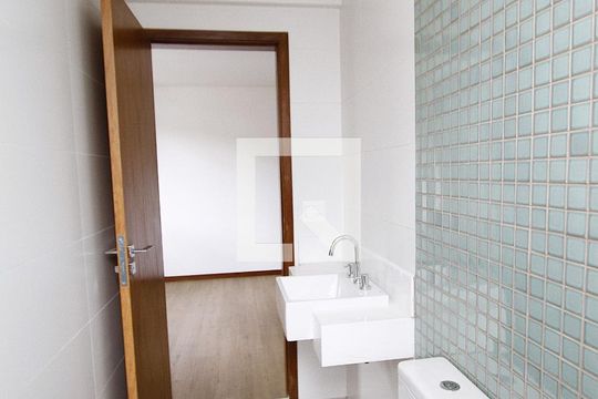 Banheiro da Suíte 1 de apartamento à venda com 4 quartos, 135m² em Serra, Belo Horizonte