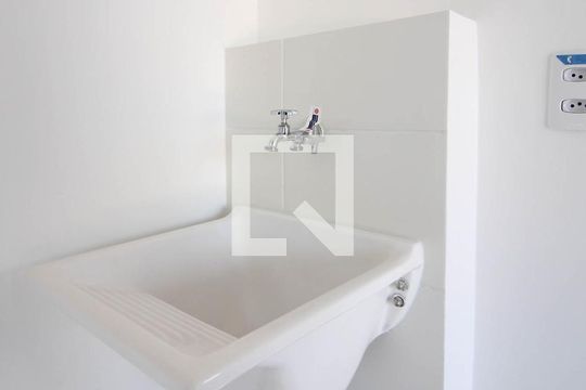 Sala/Cozinha  de apartamento para alugar com 1 quarto, 28m² em Morumbi, São Paulo