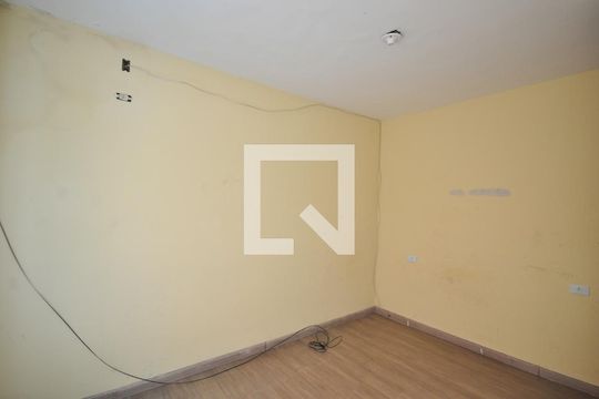 Quarto Suíte de casa para alugar com 2 quartos, 65m² em Jardim Fontalis, São Paulo