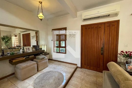 Casa à venda com 3 quartos, 235m² em Primavera, Novo Hamburgo