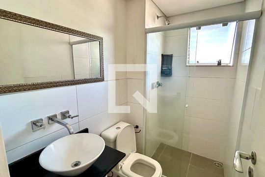 Banheiro de kitnet/studio para alugar com 1 quarto, 37m² em Vila Augusta, Guarulhos