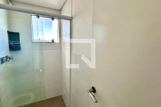 Banheiro de kitnet/studio para alugar com 1 quarto, 37m² em Vila Augusta, Guarulhos