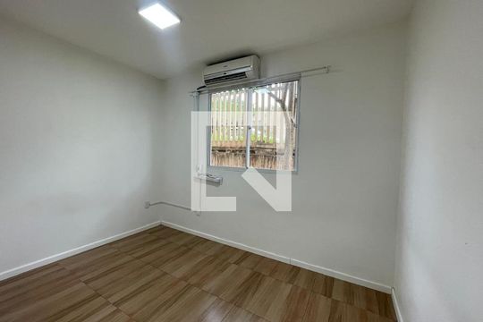 Apartamento à venda com 2 quartos, 42m² em Santo Afonso, Novo Hamburgo