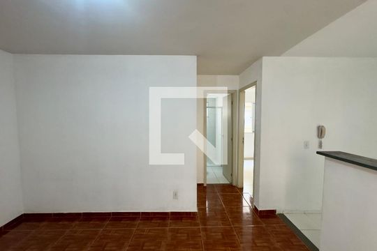 Sala de apartamento para alugar com 2 quartos, 44m² em Água Chata, Guarulhos