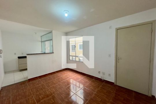 Sala de apartamento para alugar com 2 quartos, 44m² em Água Chata, Guarulhos