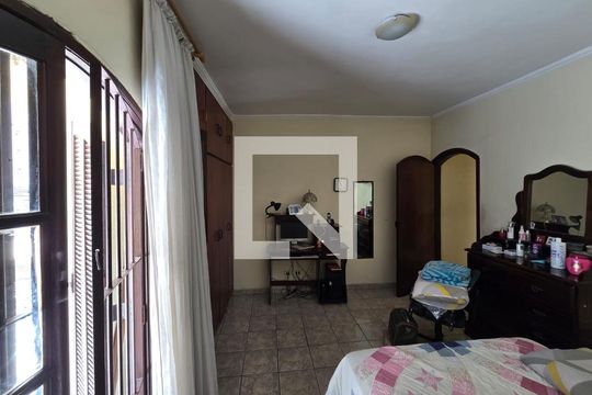Suíte 01 de casa para alugar com 4 quartos, 350m² em Vila das Bandeiras, Guarulhos
