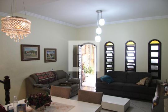 Sala  de casa para alugar com 4 quartos, 350m² em Vila das Bandeiras, Guarulhos