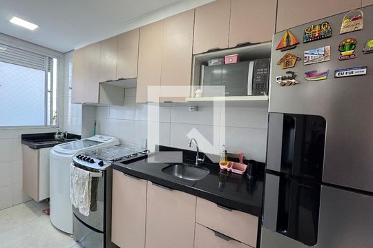 Cozinha de apartamento à venda com 2 quartos, 47m² em Jardim do Lago, Osasco