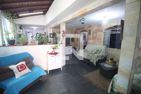 Sala de casa à venda com 4 quartos, 525m² em Glória, Belo Horizonte