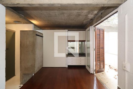 Suíte 1 de casa à venda com 3 quartos, 235m² em Jardim das Bandeiras, São Paulo