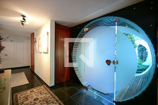 Hall Social de casa para alugar com 4 quartos, 374m² em Vila Sonia, São Paulo