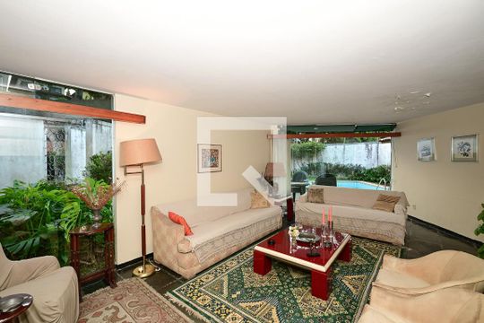 Sala de casa para alugar com 4 quartos, 374m² em Vila Sonia, São Paulo