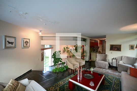 Sala de casa para alugar com 4 quartos, 374m² em Vila Sonia, São Paulo