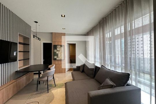 Sala de apartamento para alugar com 1 quarto, 55m² em Alphaville, Barueri