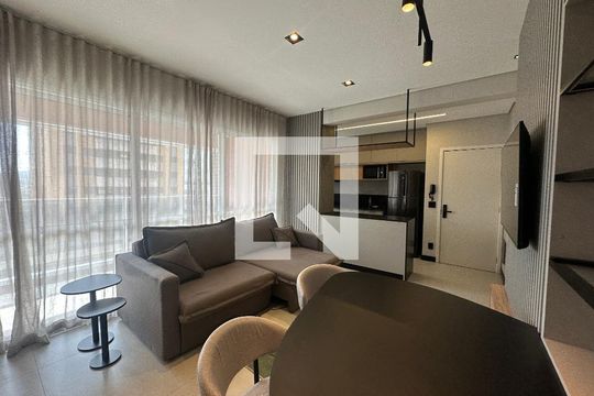 Sala de apartamento para alugar com 1 quarto, 55m² em Alphaville, Barueri