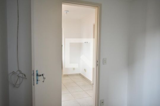 Quarto 1 de casa para alugar com 2 quartos, 50m² em Bosque da Saúde, São Paulo