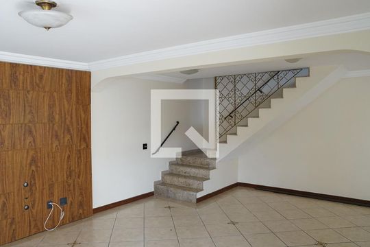 Sala de casa à venda com 3 quartos, 350m² em Parque Renato Maia, Guarulhos