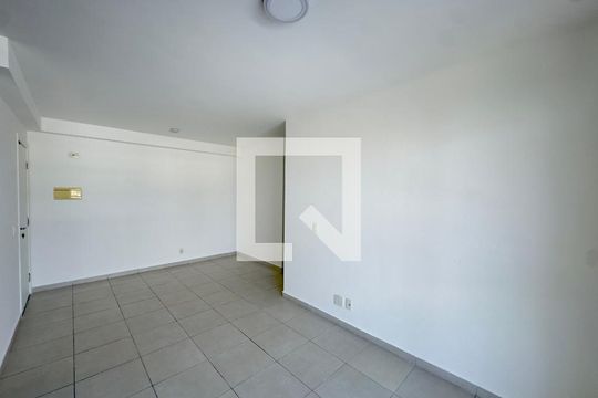 Sala de apartamento à venda com 2 quartos, 60m² em Picanço, Guarulhos