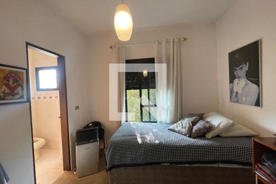 Quarto 2 de casa de condomínio para alugar com 4 quartos, 200m² em Chácara das Paineiras, Cotia