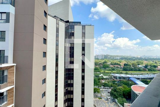 Varanda de kitnet/studio para alugar com 1 quarto, 27m² em Pinheiros, São Paulo