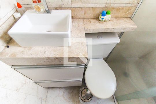 Banheiro da Suíte 1 de casa de condomínio à venda com 2 quartos, 67m² em Itaquera, São Paulo