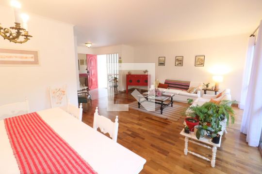 Casa à venda com 5 quartos, 500m² em Continental, Osasco