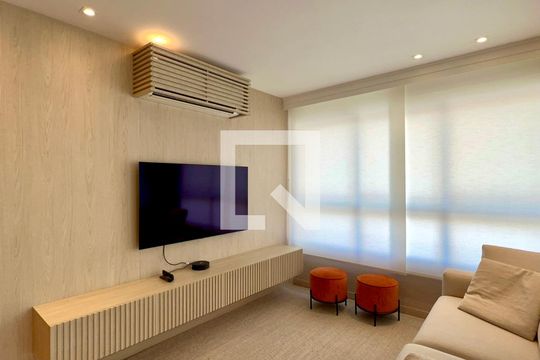 Apartamento à venda com 2 quartos, 70m² em Jardins, São Paulo
