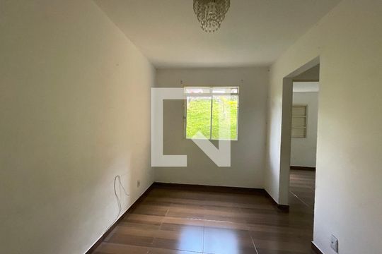 Sala de apartamento para alugar com 2 quartos, 52m² em Jardim Arco-iris, Cotia