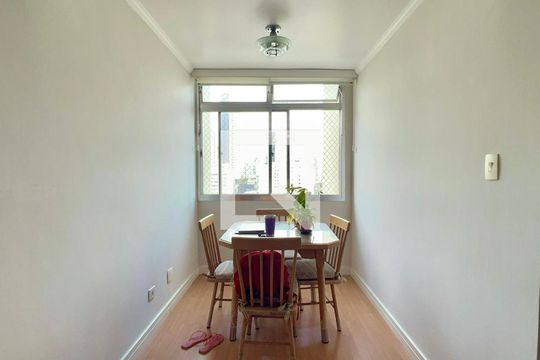 Detalhe da Sala de apartamento para alugar com 3 quartos, 100m² em Pinheiros, São Paulo