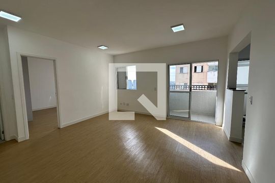 Sala de apartamento para alugar com 1 quarto, 54m² em Jardim Maria Helena, Barueri