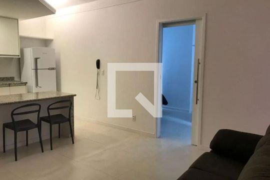 Cozinha de apartamento para alugar com 1 quarto, 50m² em Brotas, Salvador