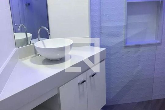 Quarto de apartamento para alugar com 1 quarto, 50m² em Brotas, Salvador