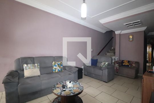 Sala de casa para alugar com 3 quartos, 116m² em Cidade São Jorge, Santo André