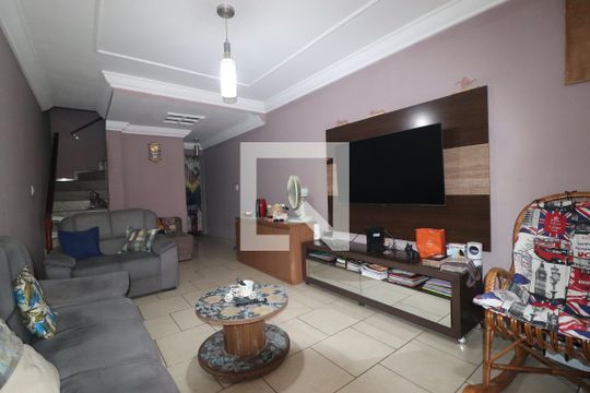 Sala de casa para alugar com 3 quartos, 116m² em Cidade São Jorge, Santo André