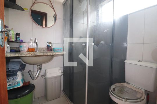 Banheiro Quarto 1 suíte de casa para alugar com 3 quartos, 116m² em Cidade São Jorge, Santo André