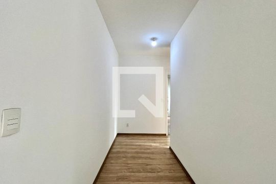 Corredor de apartamento à venda com 2 quartos, 60m² em Jardim Prudência, São Paulo