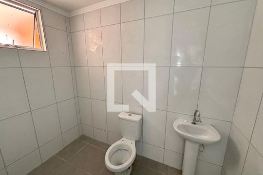 Banheiro de casa para alugar com 1 quarto, 34m² em Jardim Dayse, Ferraz de Vasconcelos