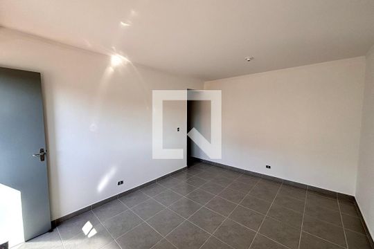 Casa para alugar com 1 quarto, 34m² em Jardim Dayse, Ferraz de Vasconcelos
