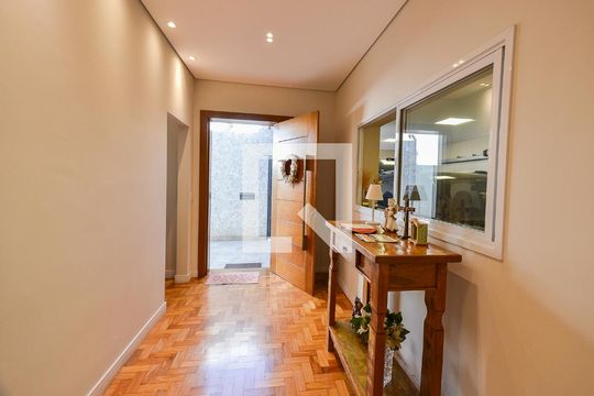 Casa à venda com 7 quartos, 400m² em Pompéia, Belo Horizonte